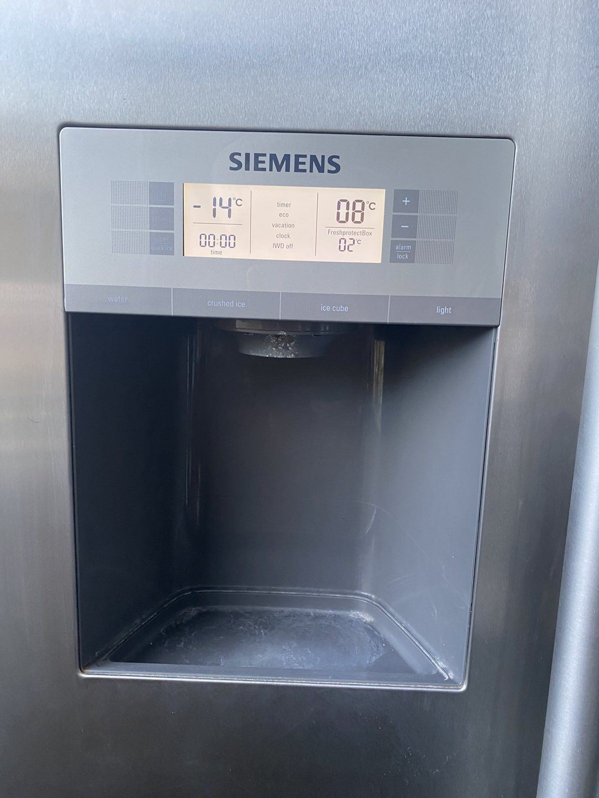 Холодильник side by side SIEMENS
(Side-by-side?
збоку (Side-by-sideSIE