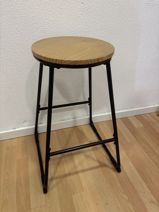 Vendo 2 bancos novos ja montados