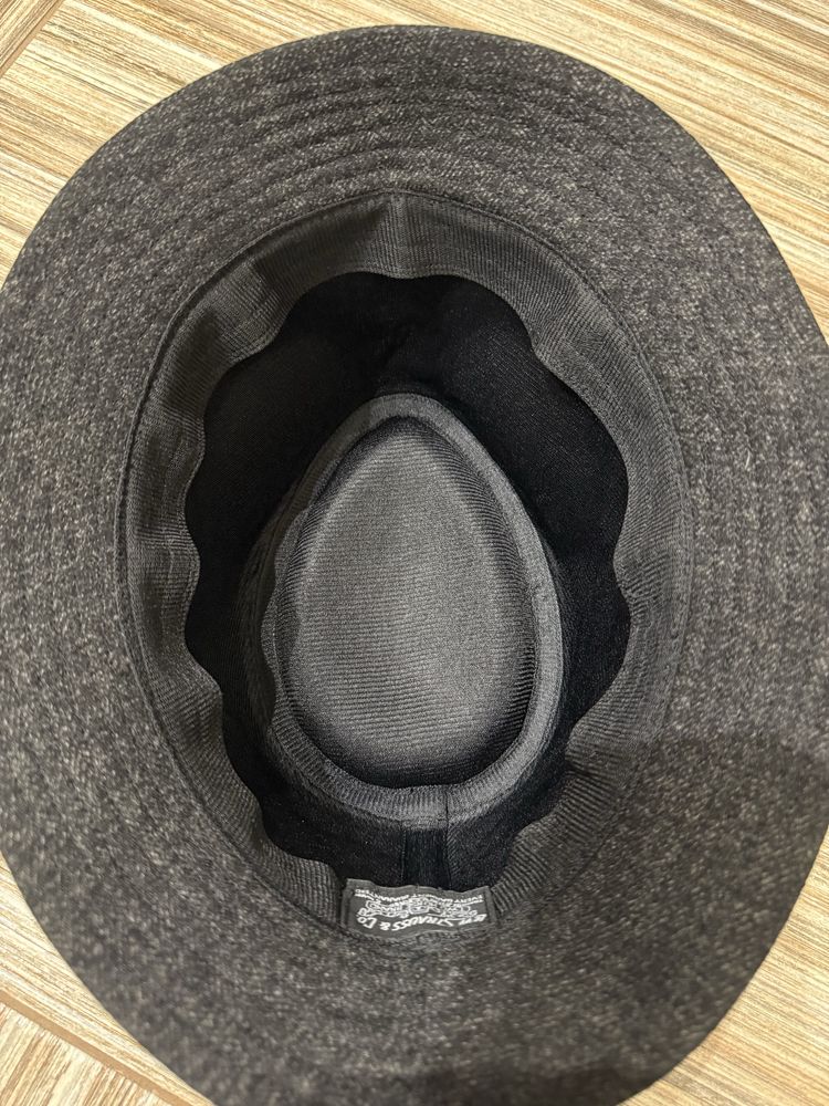 Капелюх Levis жіночий, підлітковий гарний стан