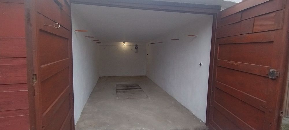 Garaż murowany w zabudowie szeregowej Świdnica ul Słowackiego 18 m2