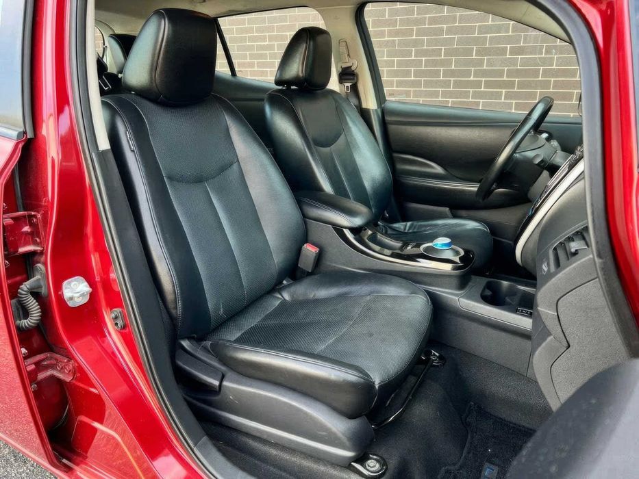 Nissan LEAF SL      2014