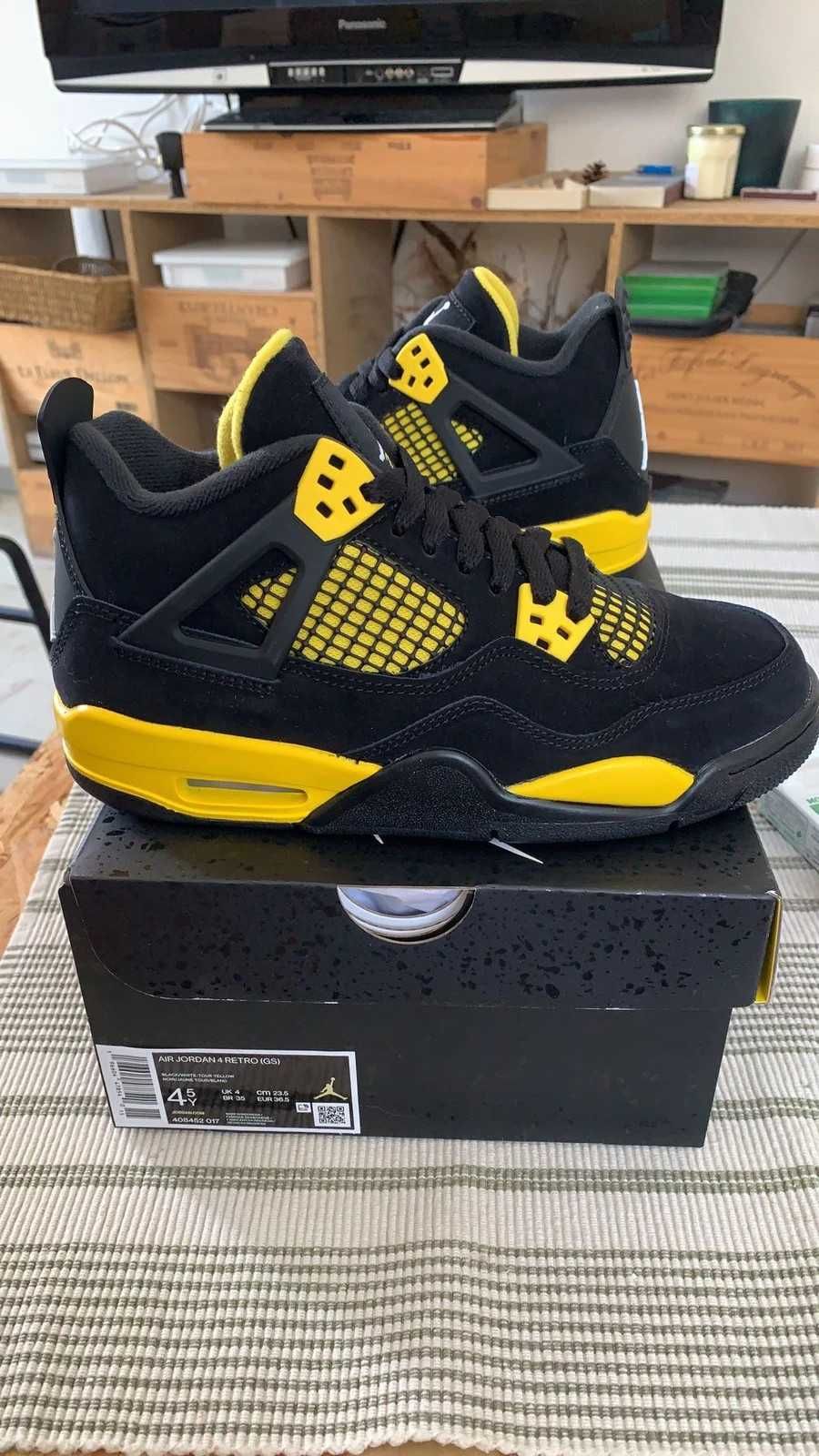 Jordan 4 Retro Thunder 42 EU / 8,5US / 26,5 CM
