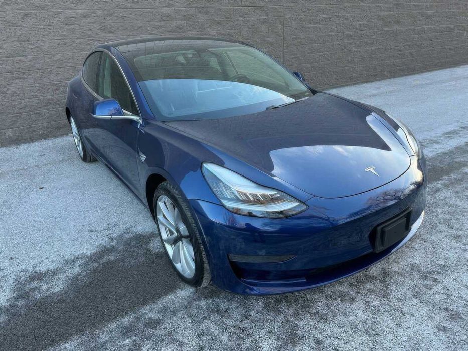 Tesla Model 3      2019