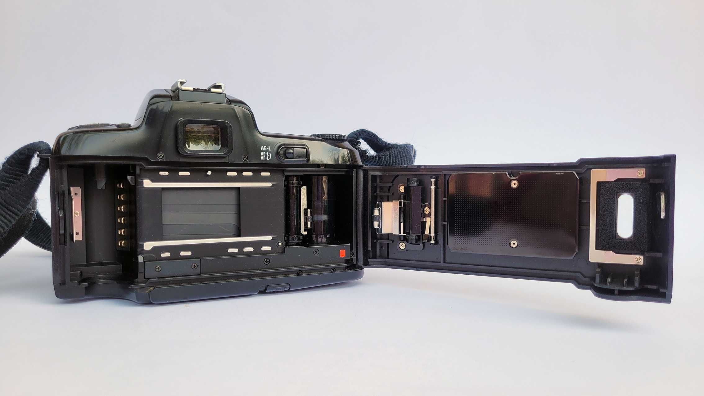 aparat fotograficzny Nikon F-601 + obiektyw Sigma 28-70
