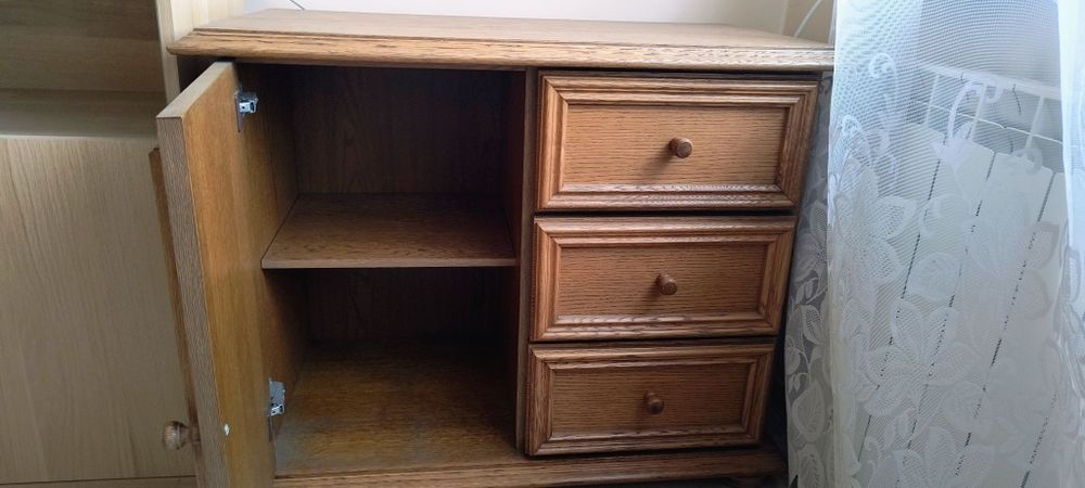 Solidna komoda trzy szuflady i szafka z półką