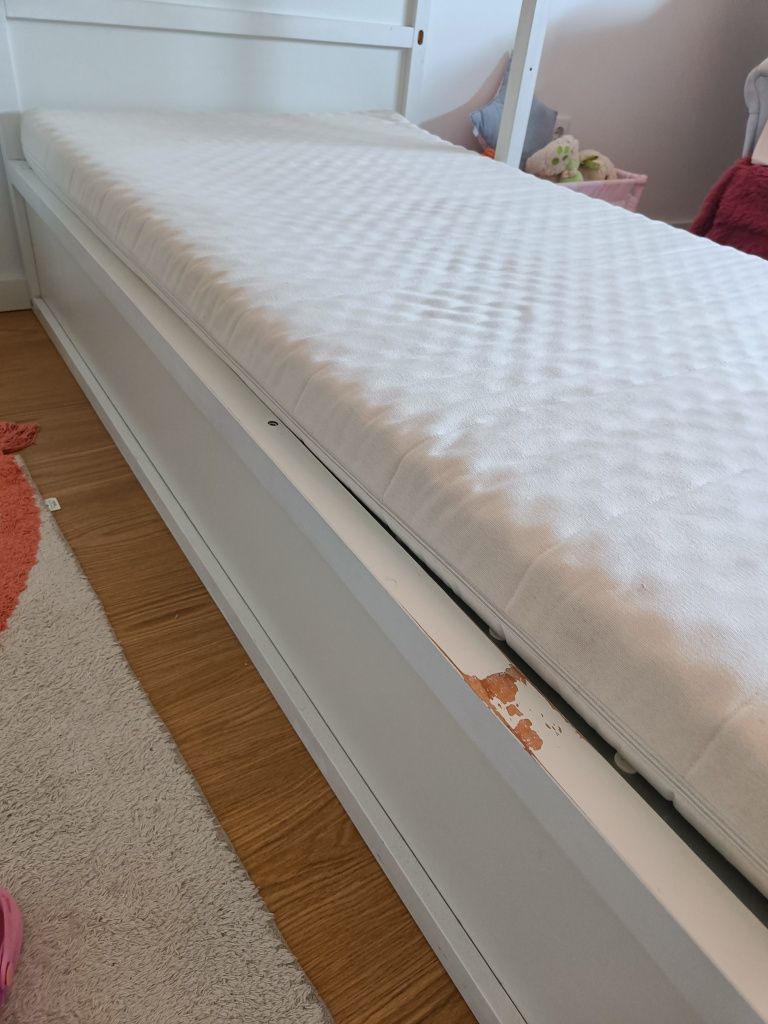 Cama IKEA kura com colchão