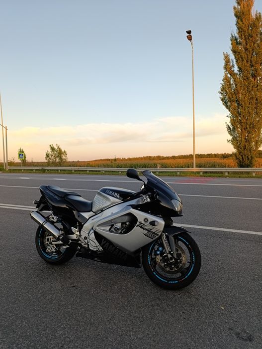 Yamaha YZF 1000r///