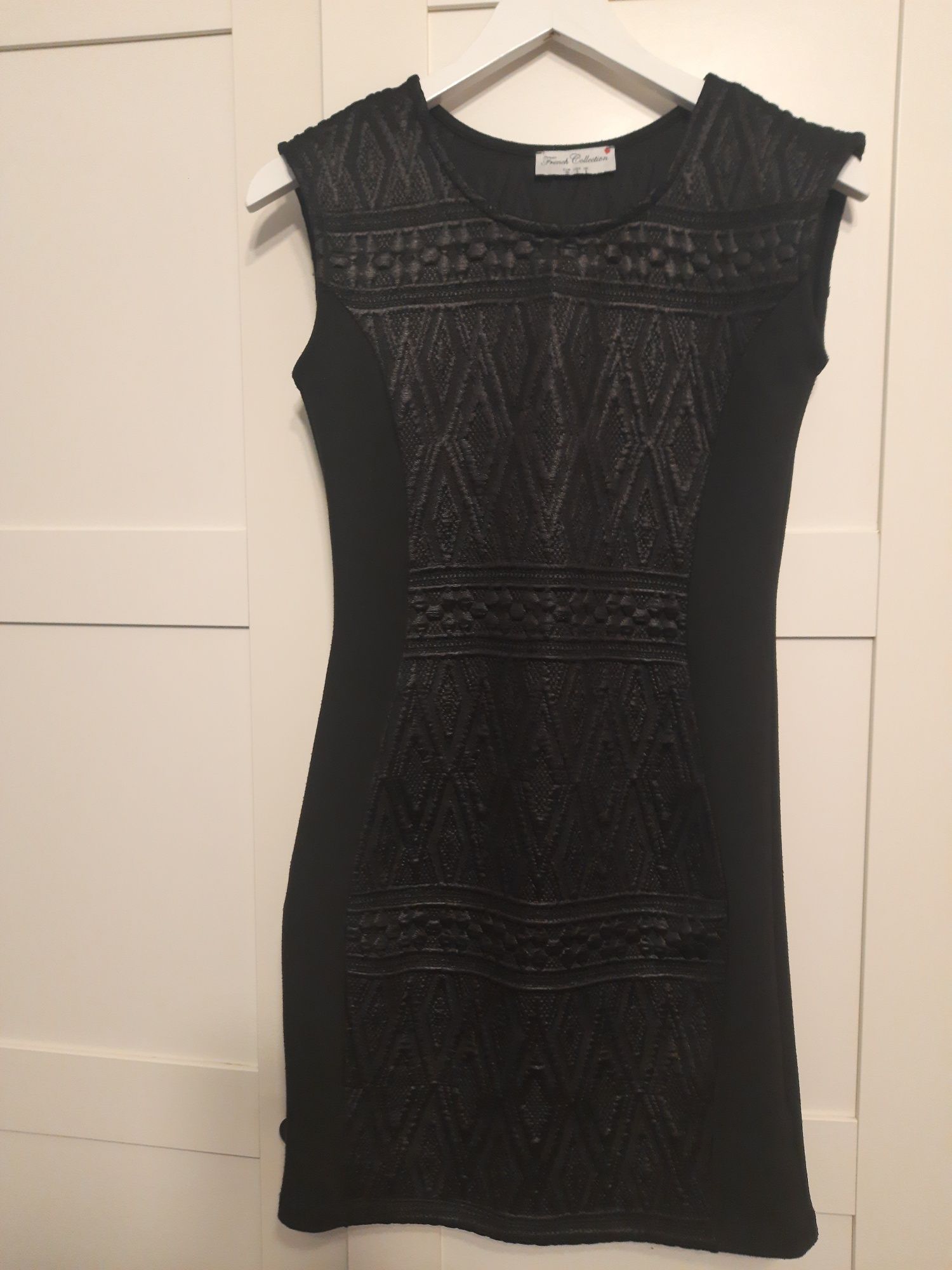 Mała czarna sukienka elegancka French Collection