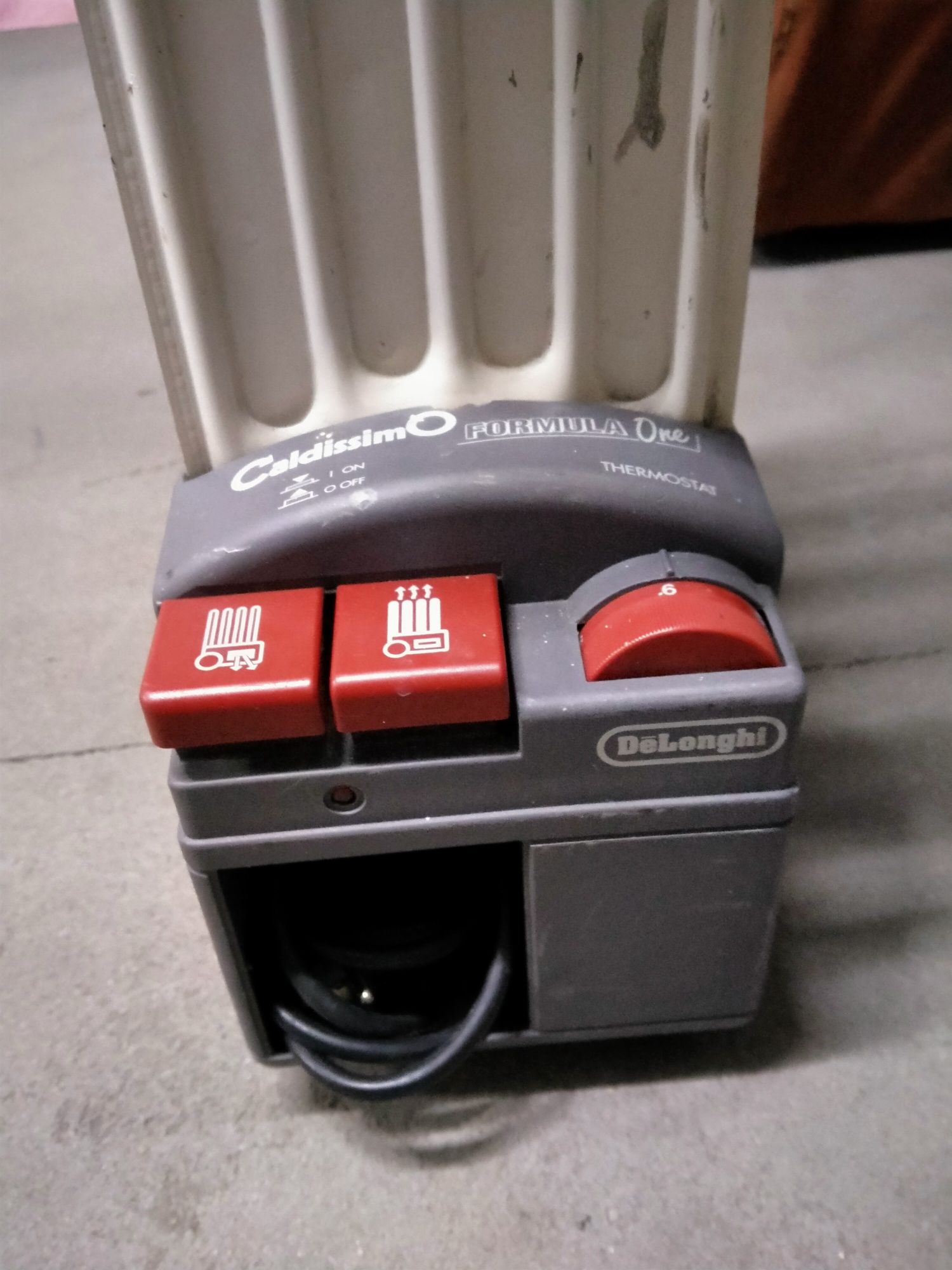 Grzejnik elektryczny Caldissim Formula One.