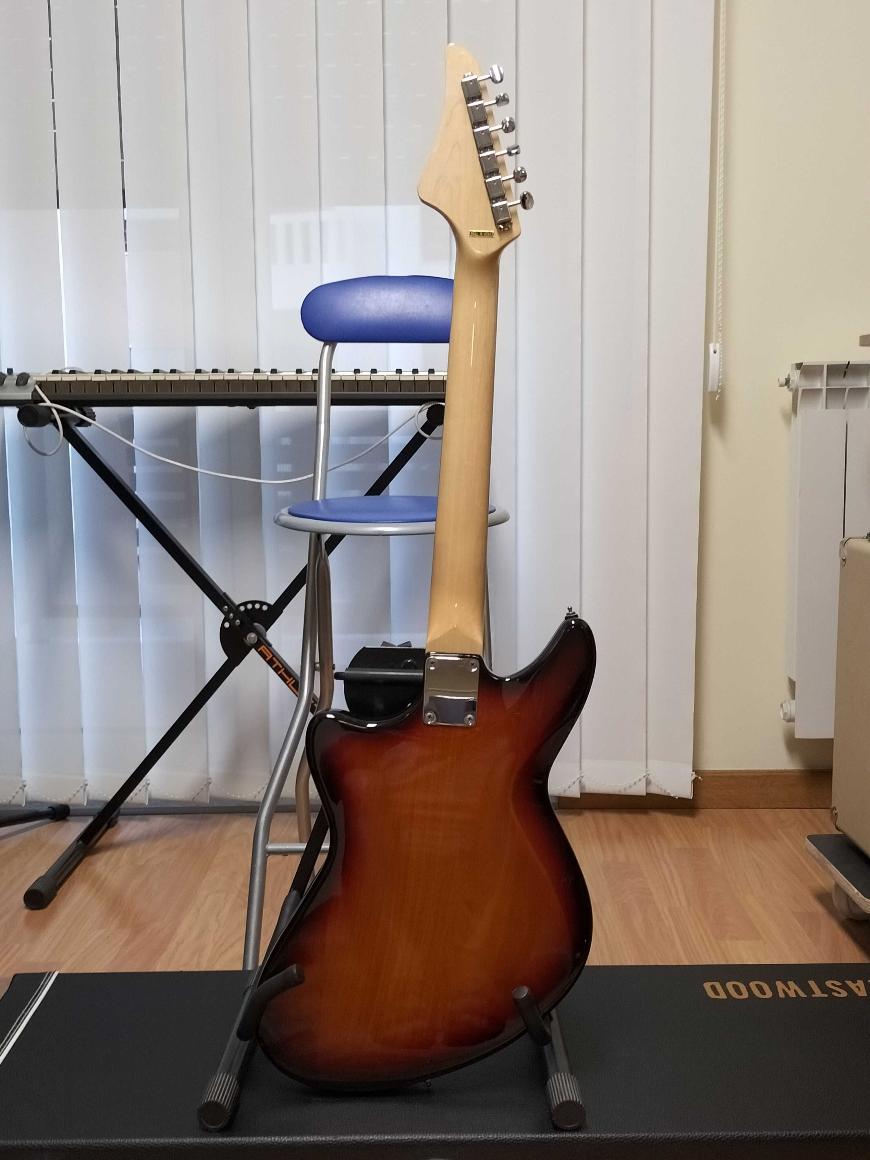 Vendo guitarra eléctrica Eastwood Fireball 2017 c/ estojo.