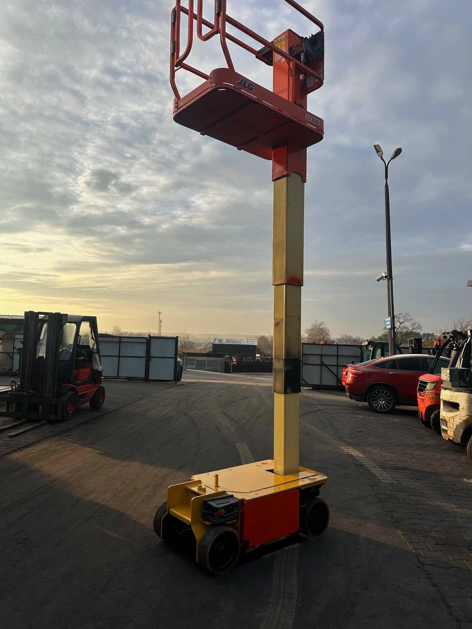 zwyżka podnośnik słupowy elektryczny JLG 1230ES 24V 230kg 6.50m 2018r