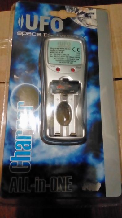 Зарядное устройство для пальчиковых аккумуляторов.