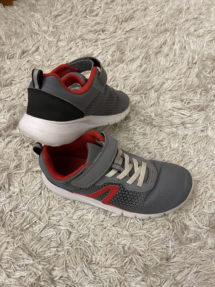 ботиночки chicco ( размер 32, 34), кеды adidas ( размер 31), кеды в шк