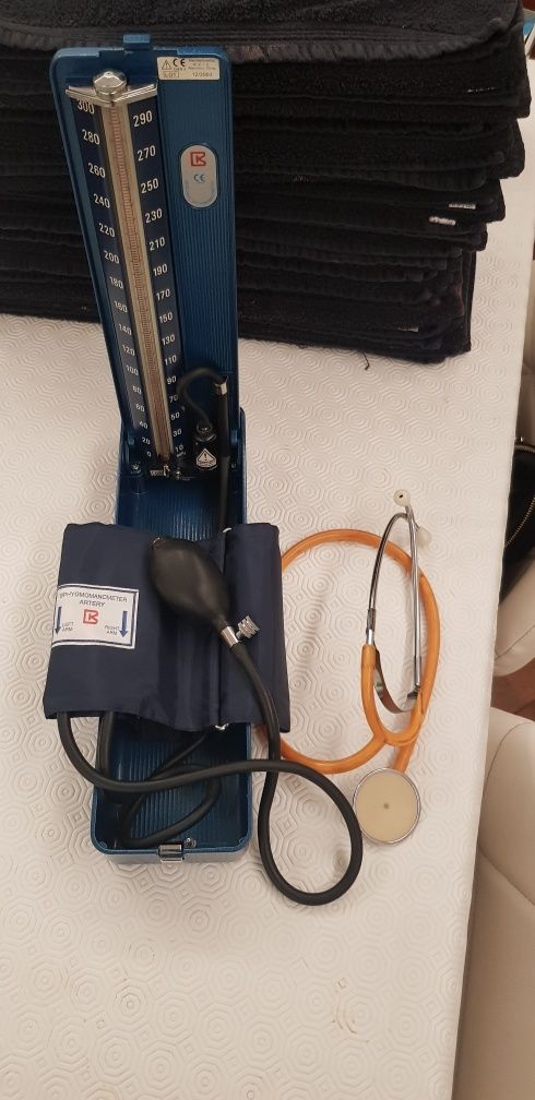 mercurial sphygmomanometer artery