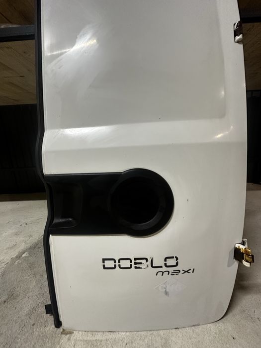 Двері задні права Fiat Doblo добло фіат
