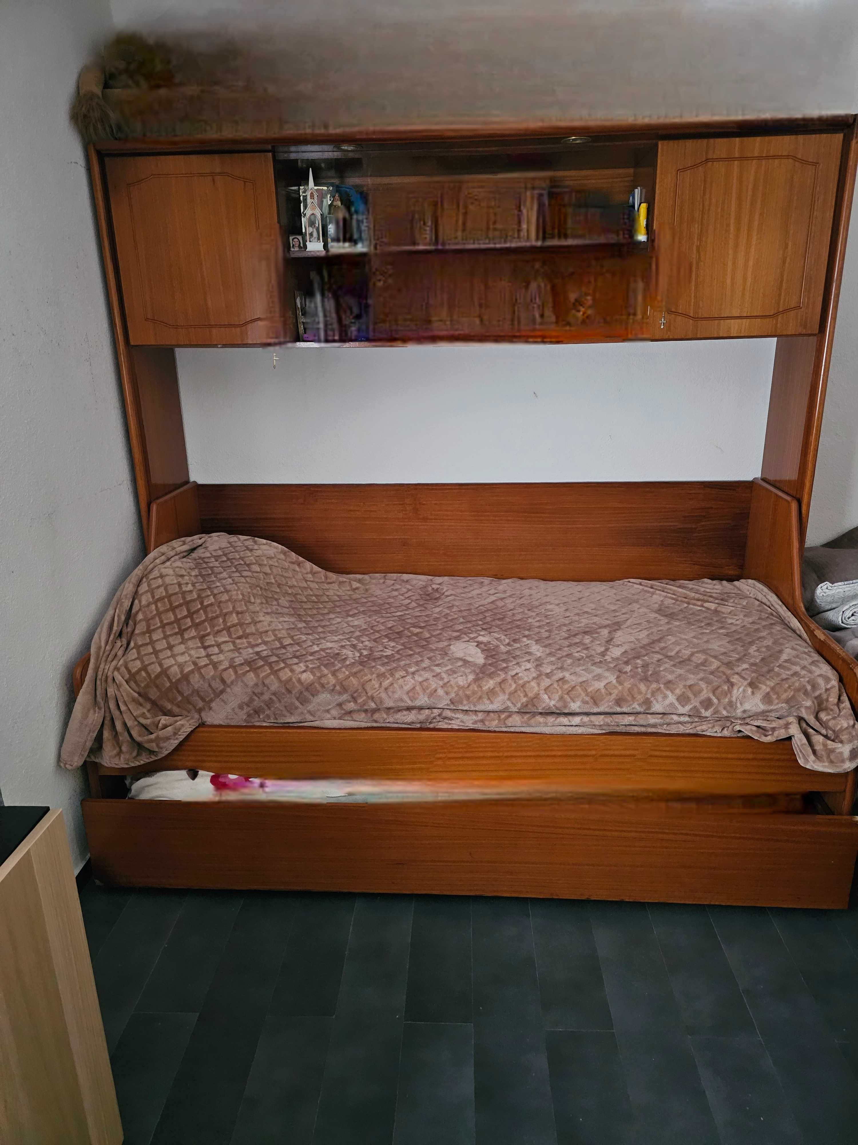 Cama com gavetão e  roupeiro