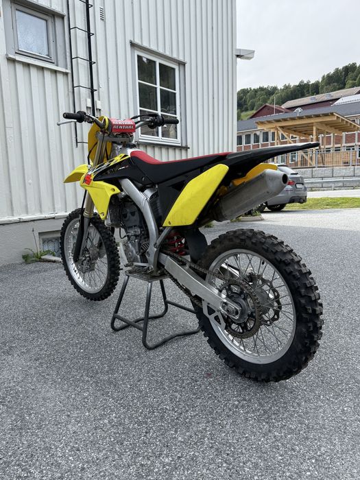 Suzuki RMZ 250 WTRYSK