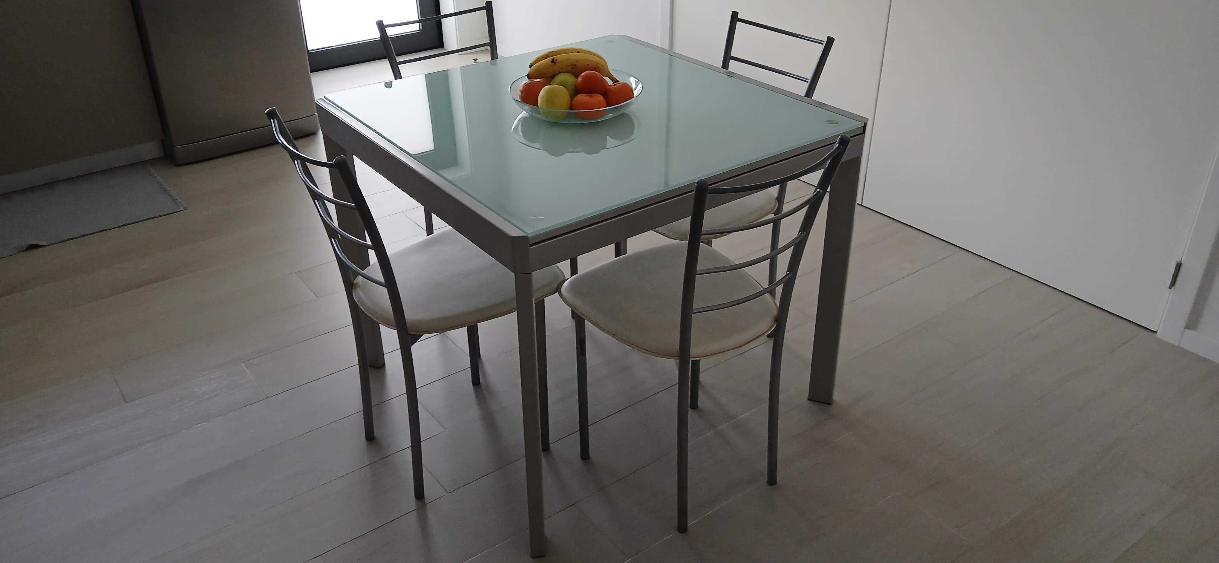 mesa de jantar extensível / com 4 cadeiras
