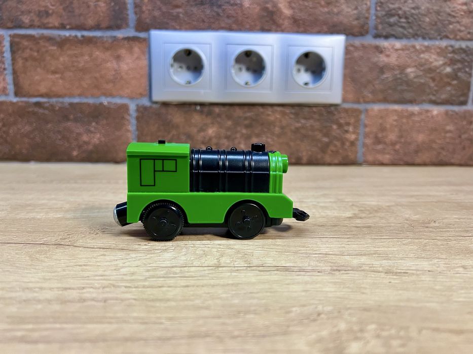 Електричний потяг (локомотив) до дерев"яноі коліі іграшка
