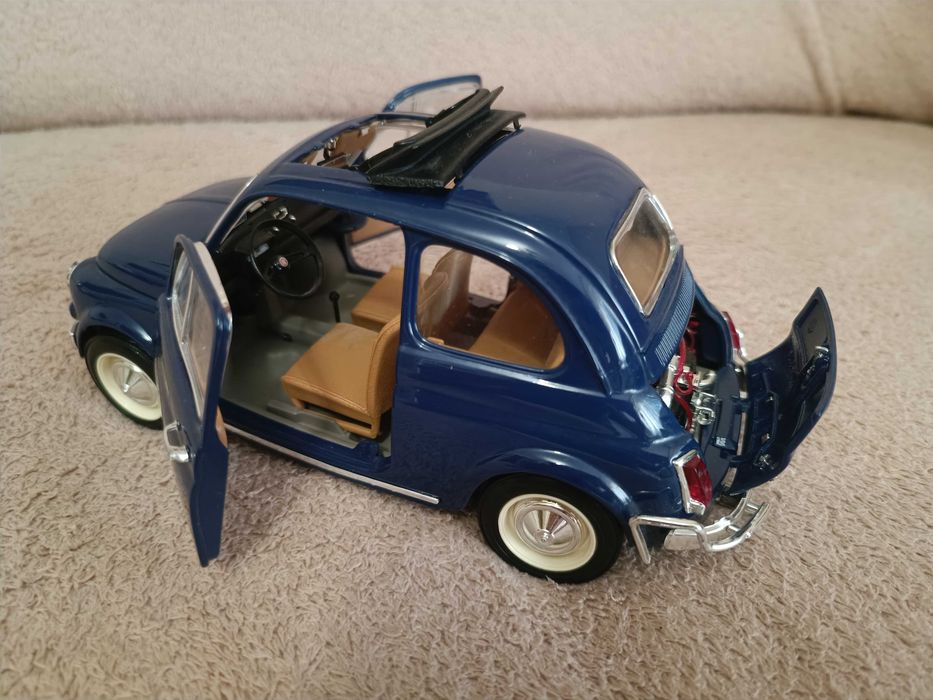 Металева модель автомобіля