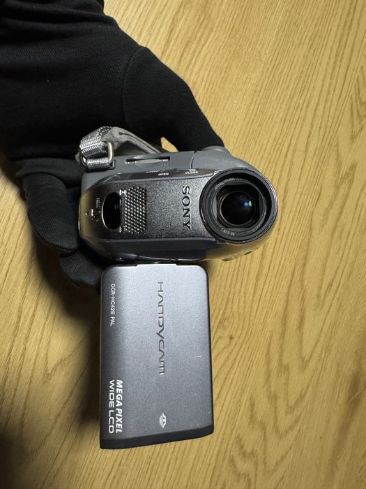 Sony handycam dcr hc42e miniDv digital camcorder