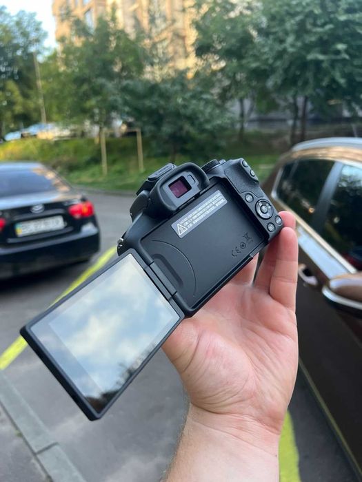 Canon EOS R50 + RF-S 18-45 IS STM