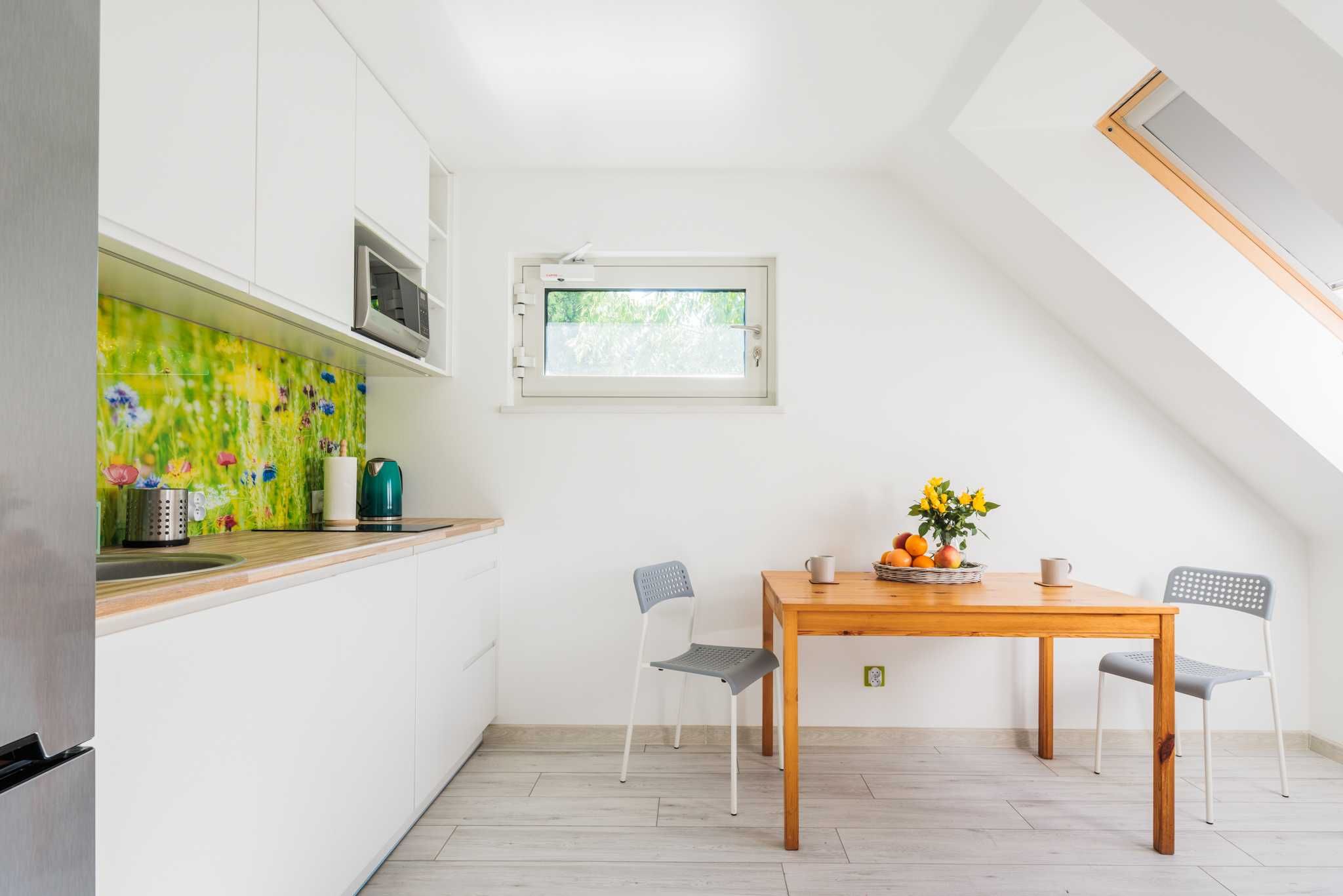 Blisko ŚUM – Pokój 13 m² z aneksem kuchennym – Katowice Ligota