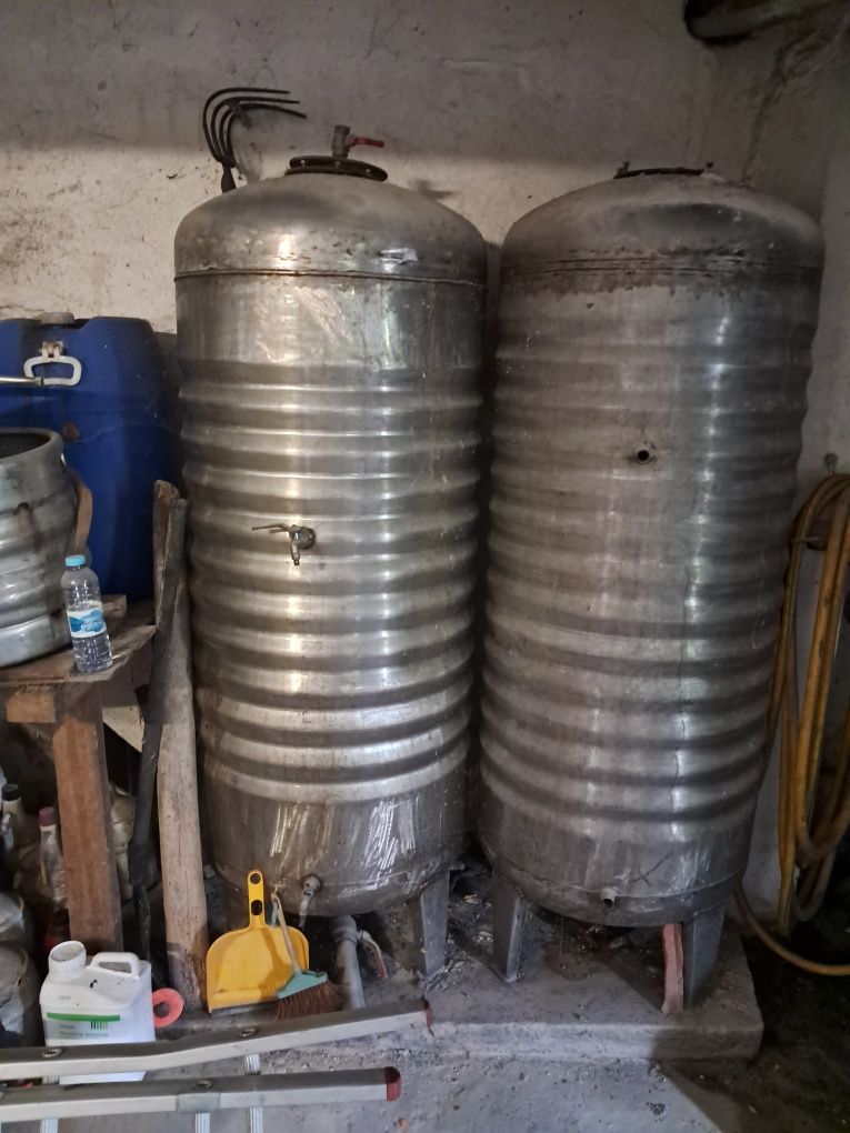 Dois depositos em inox de 500 litros