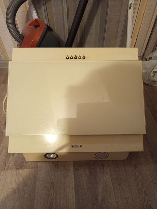 Вытяжка ELEYUS Бежевая  бу