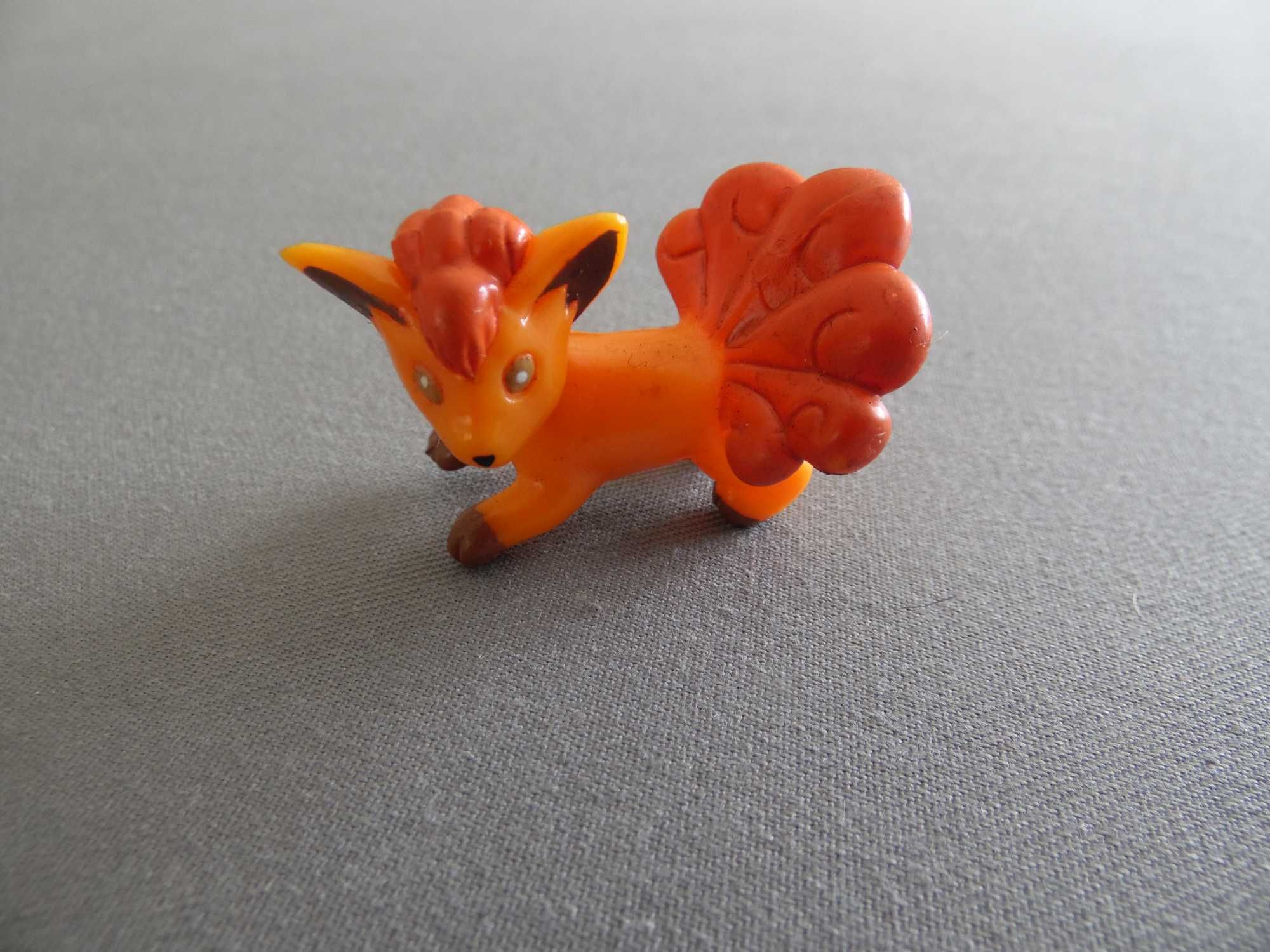 Boneco Vulpix Pokemon Nintendo 1999