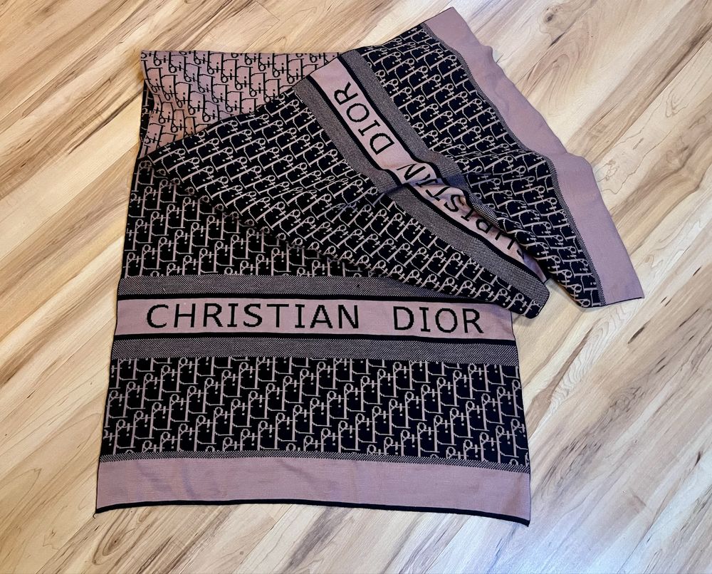 Christian Dior długi gruby szal