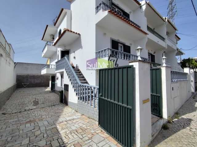 Moradia T3+1 com cave aproveitada, Foros de Amora - Seixal