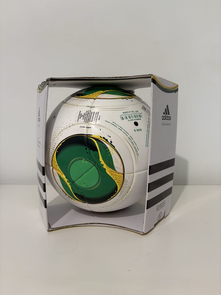 Bola oficial Adidas Cafusa 2013