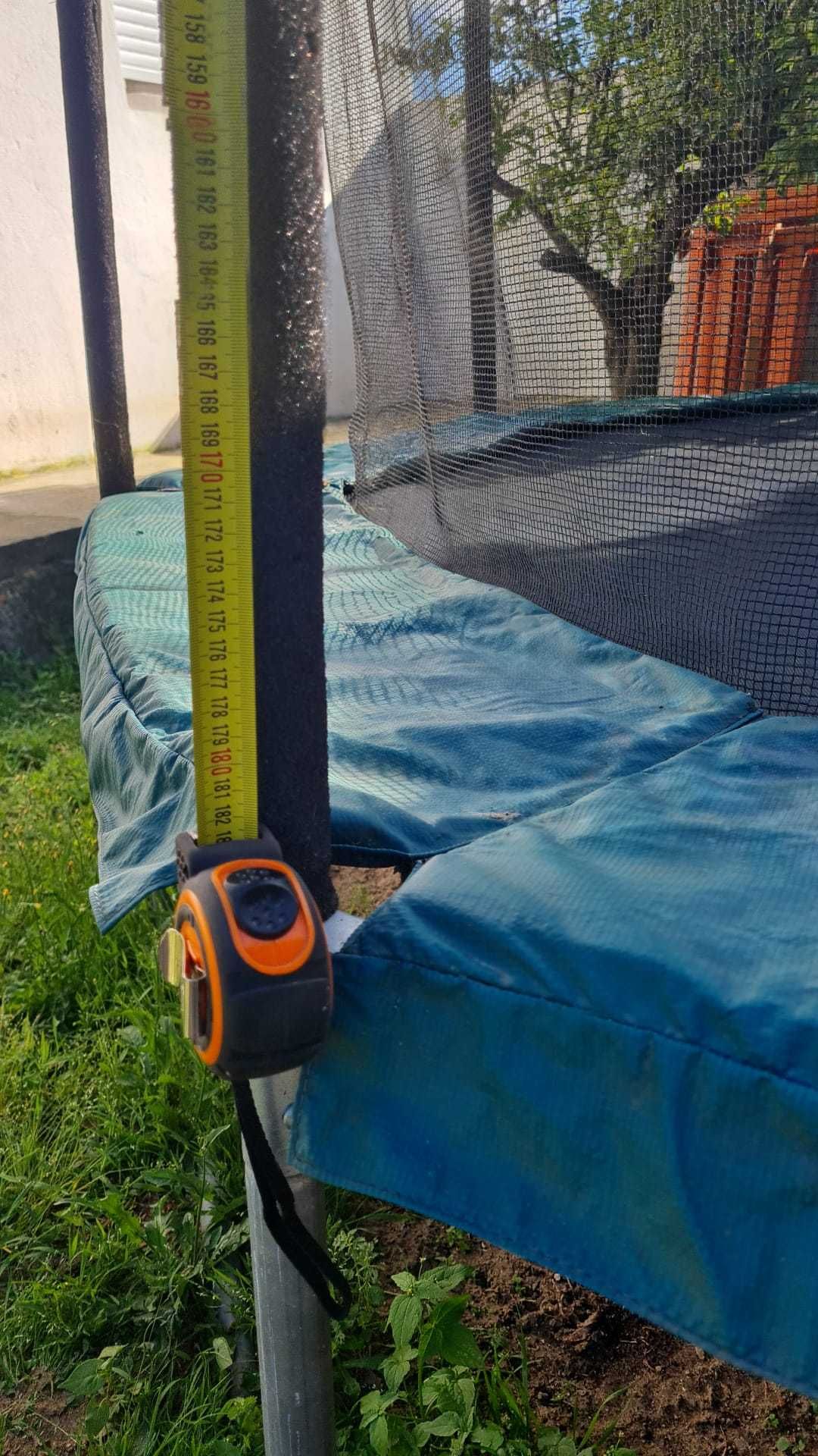 Cama Elástica – 100€ – Diversão garantida para os miúdos!