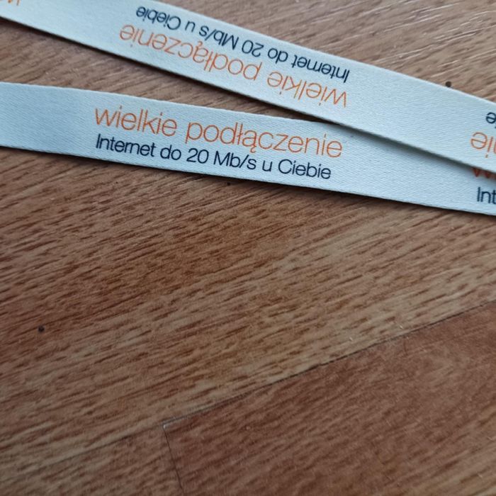 12. Smycz do kluczy ,, wielkie podłączenie internetu...