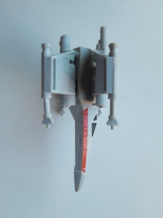 Nave espacial X-WING da Star Wars
