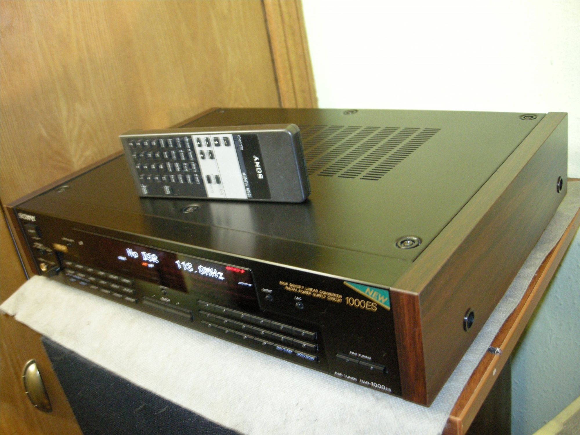 Тюнер DSR Sony DAR-1000ES