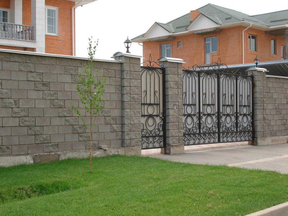 Блок колотий Рваний камінь Забор декоративний