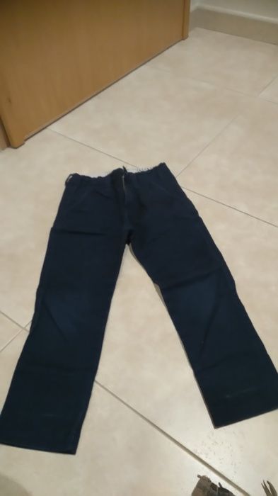 Calça sarja azul escuro 4-5 anos com portes incluidos