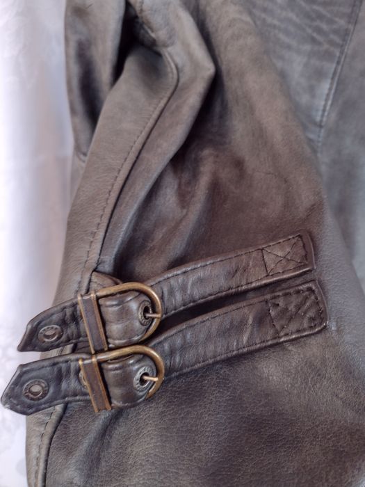 Szara 100% naturalna  skórzana kurtka  dla mężczyzny Vintage lata 90