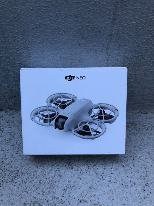 Drone DJI neo na caixa