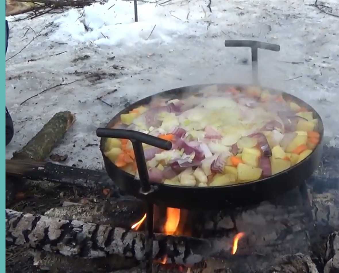 Садж - пательня на дровах смажити універсальна сковорода для вогоню