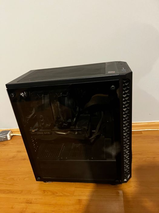 Komputer Ryzen 5 3600 • GTX 1660 SUPER •16 GB RAM •SSD 500 GB •Windows