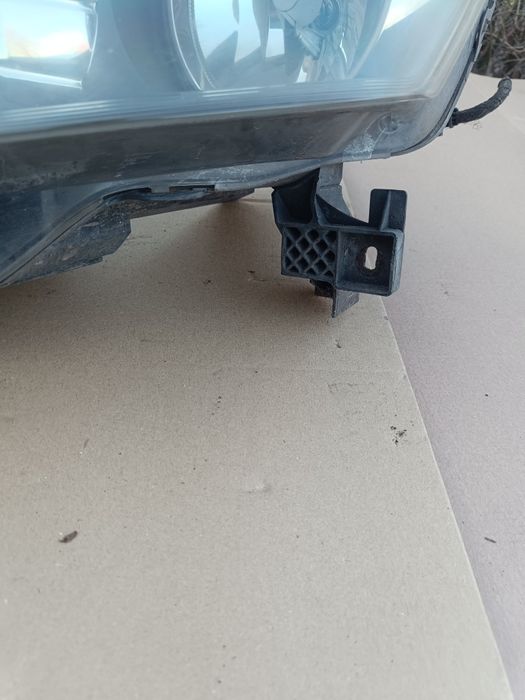 Lampa lewa przednia Opel Zafira B