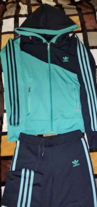 Продам женскую одежду