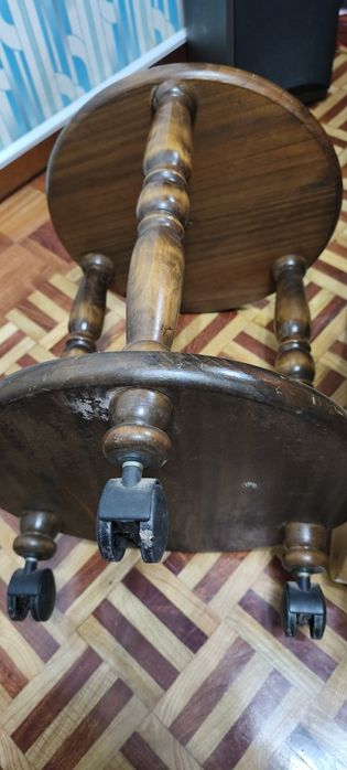 Mesa de apoio em madeira