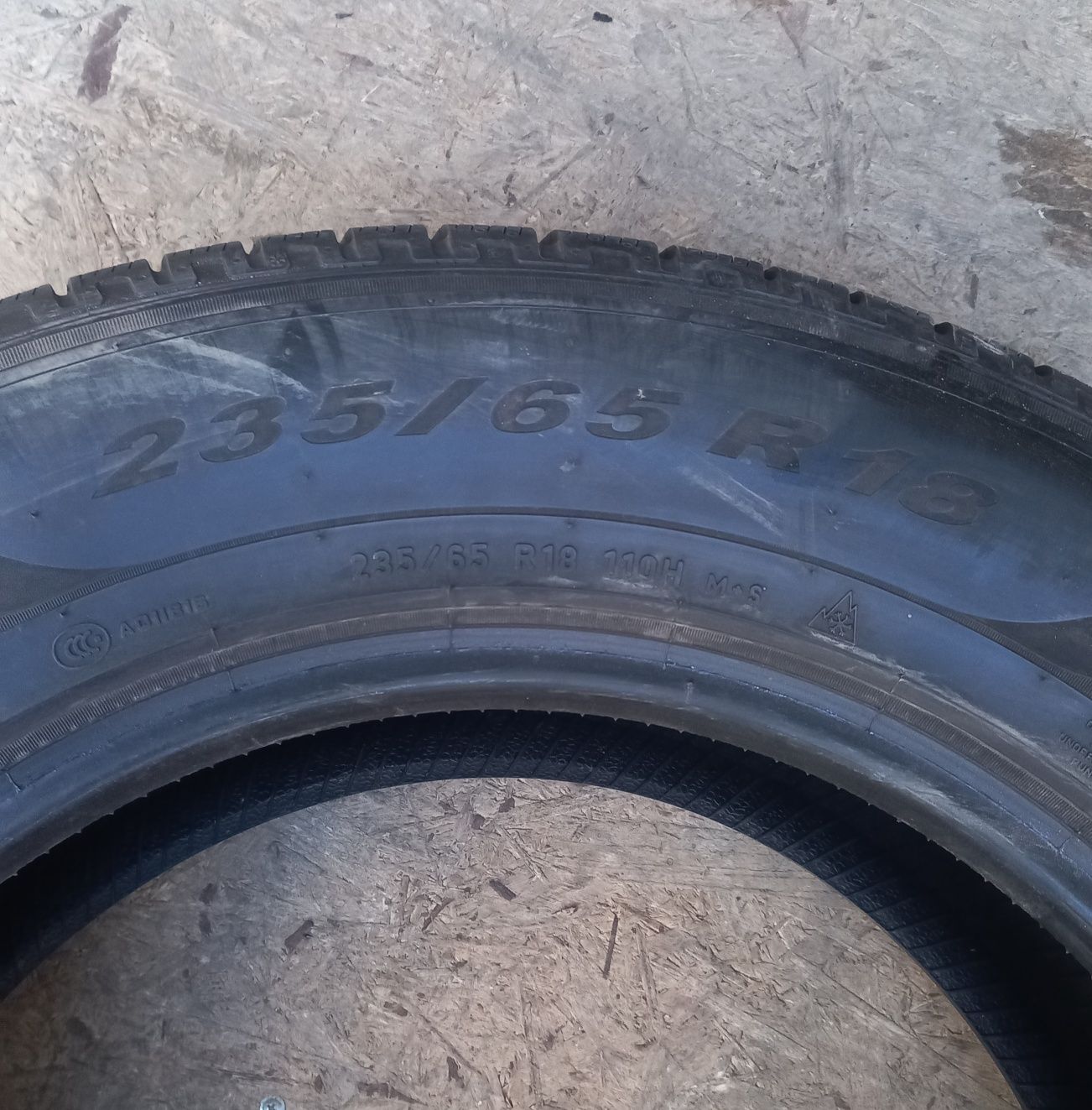 Шини всесезонні m+s 4шт R18 235/65/18 Pirelli Scorpion