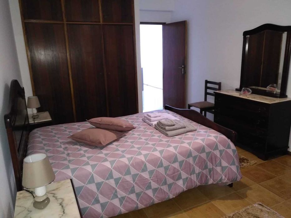 Apartamento mobilado T2+2 para arrendar, na praia do Ouro Pataias