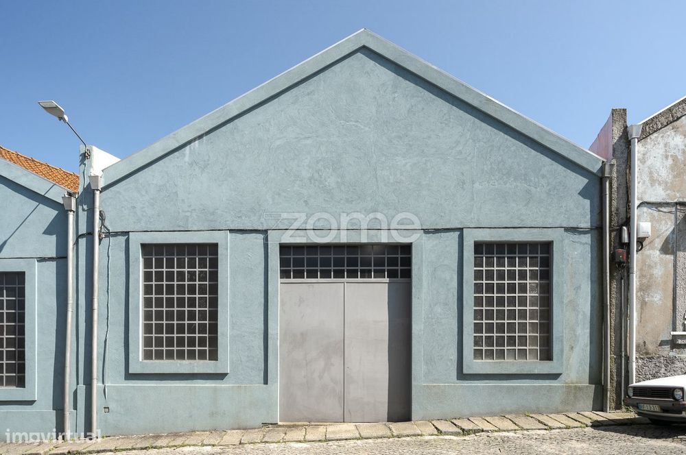 Armazém (9) De Arq. Rústica Com Logradouro Em Campanhã, Porto