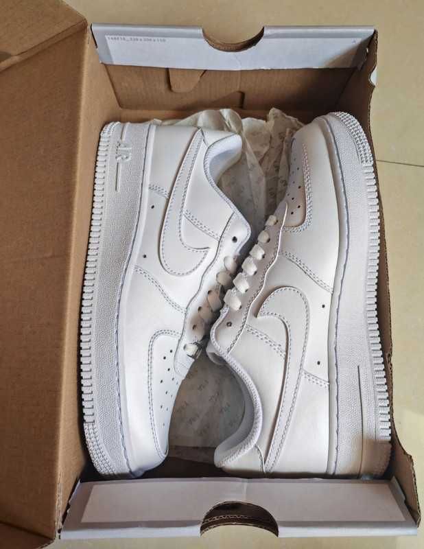Nike Air Force 1 Low '07 White Rozmiar 40